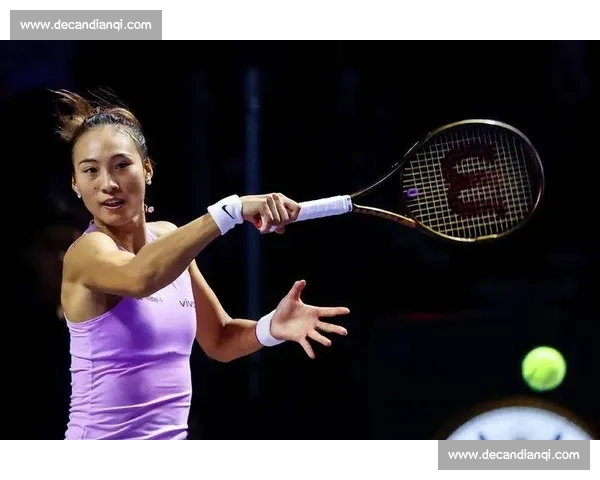 郑钦文新战靴亮相！今夜对决莱巴金娜冲击冠军